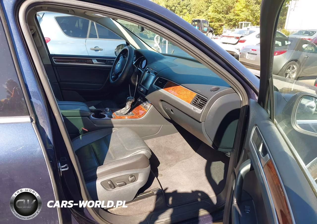 2013 Volkswagen Touareg Tdi Lux VIN:WVGEP9BPXDD005779 - 5