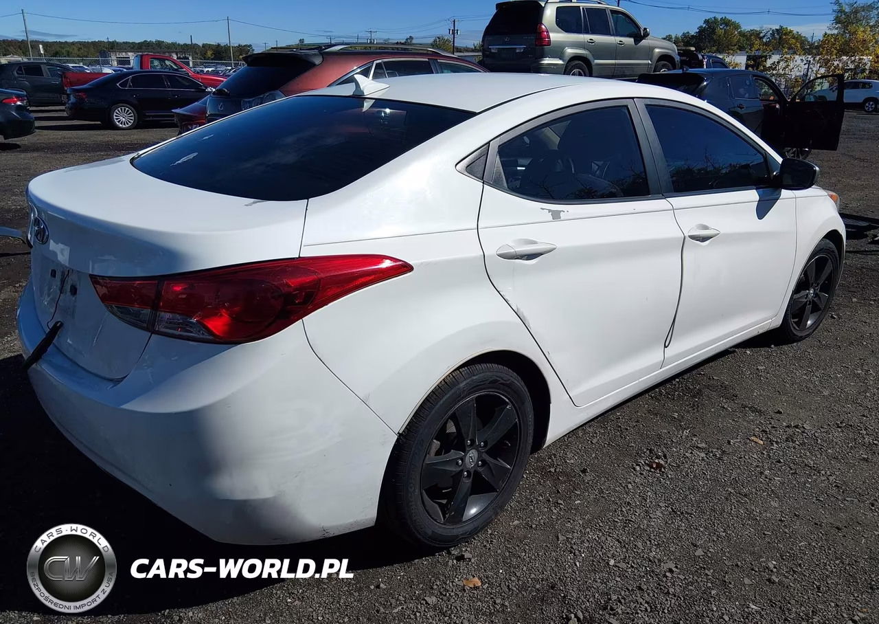 2013 Hyundai Elantra Gls VIN:5NPDH4AE4DH275990 - 4