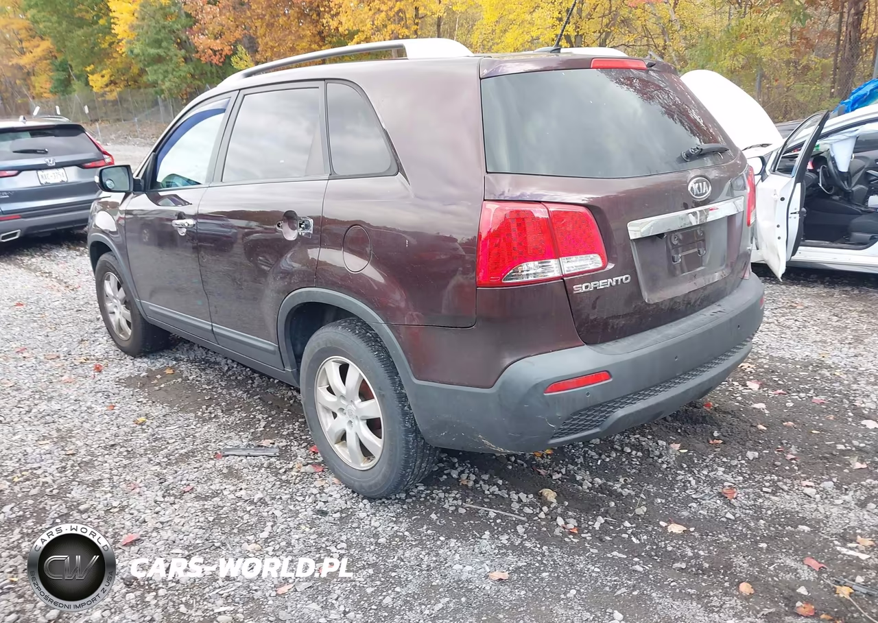 2011 Kia Sorento Lx VIN:5XYKT4A10BG074093 - 3