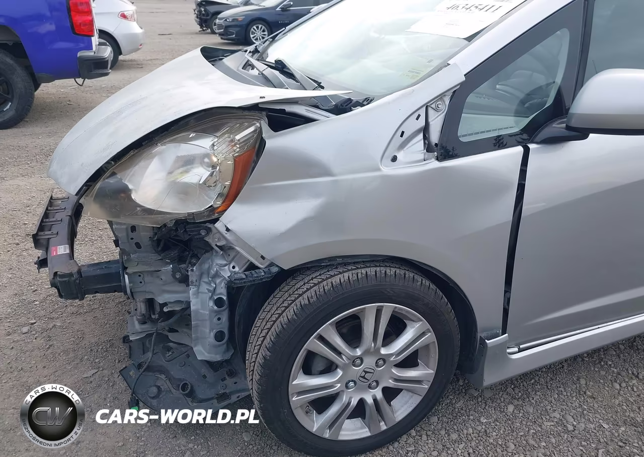 2011 Honda Fit Sport VIN:JHMGE8H51BC017775 - 13