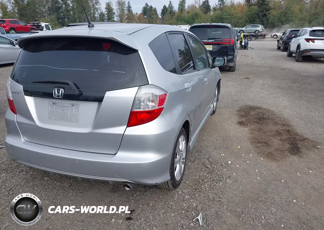 2011 Honda Fit Sport VIN:JHMGE8H51BC017775 - 4