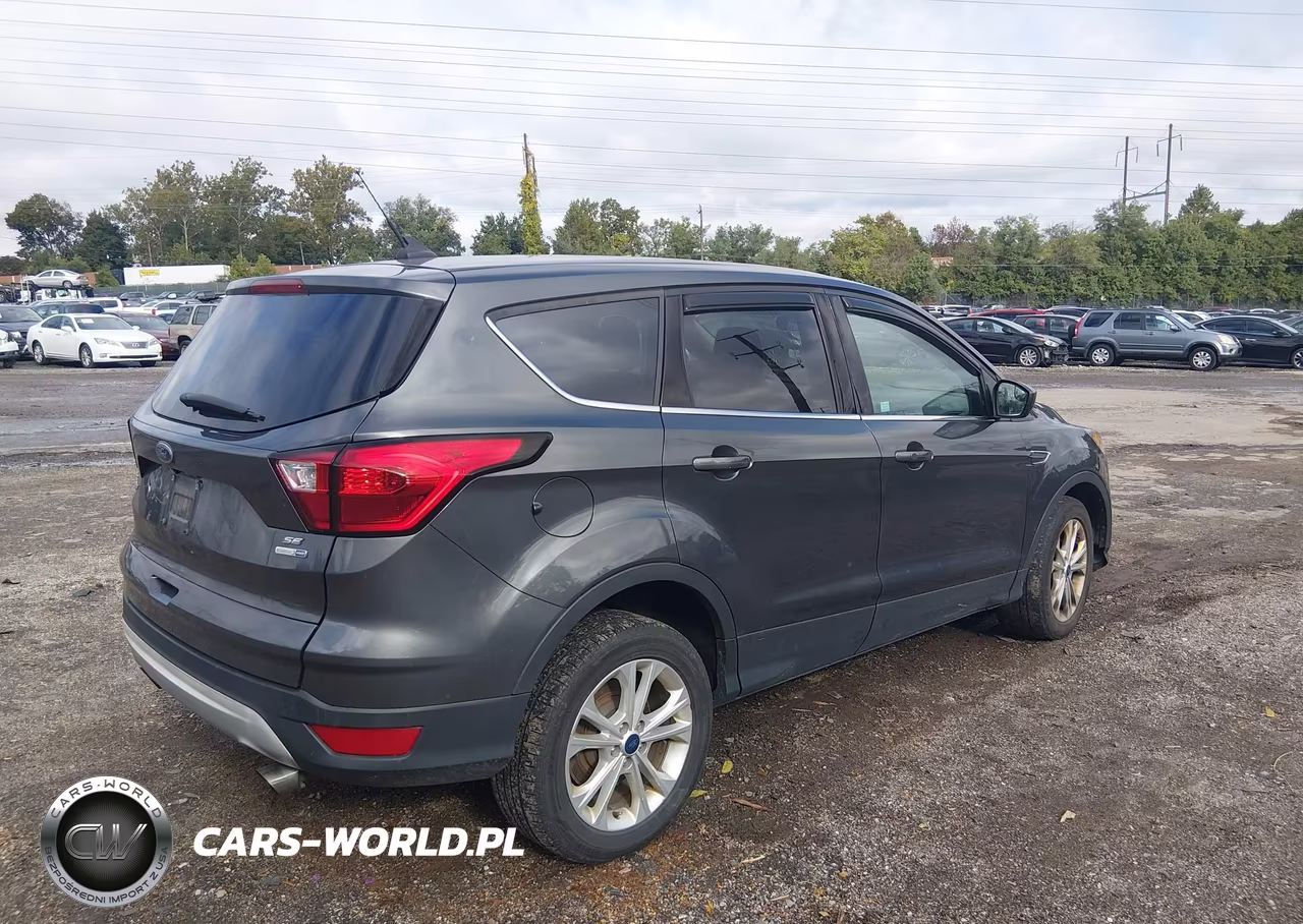 2019 Ford Escape Se VIN:1FMCU9GD1KUB74424 - 4