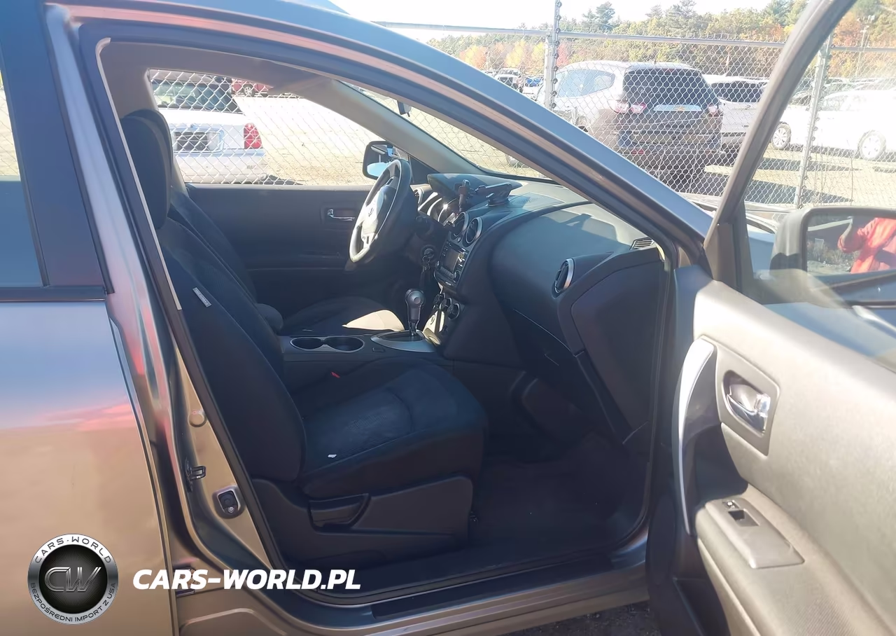 2014 Nissan Rogue Select S VIN:JN8AS5MV0EW718934 - 5