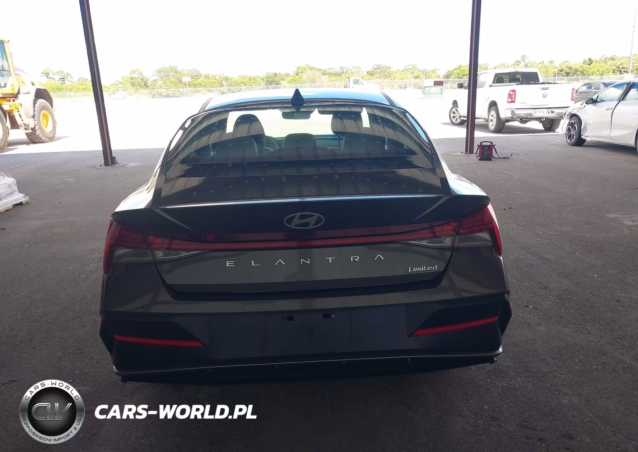 2025 Hyundai Elantra Limited VIN:KMHLP4DG0SU052405 - 17