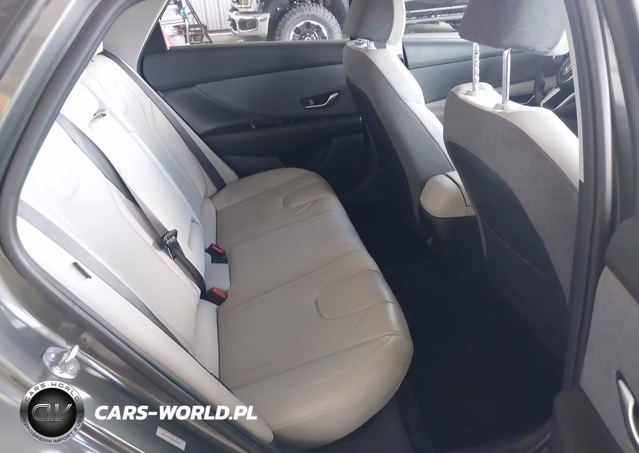 2025 Hyundai Elantra Limited VIN:KMHLP4DG0SU052405 - 8