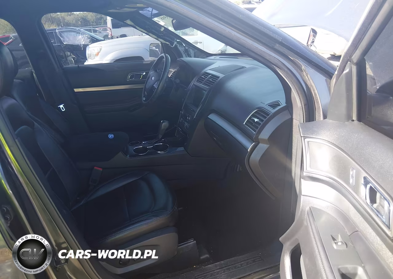 2019 Ford Explorer Xlt VIN:1FM5K7D83KGA83521 - 5