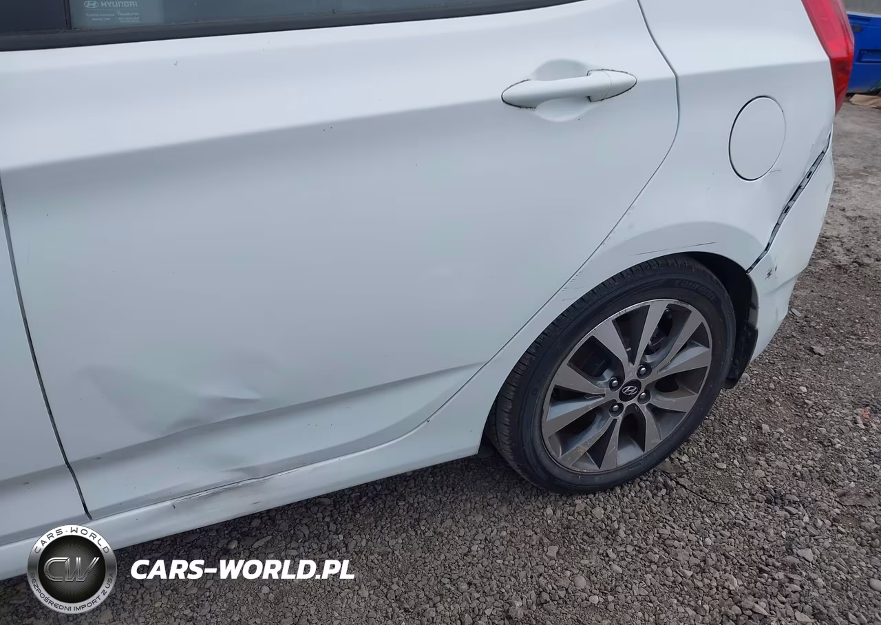 2015 Hyundai Accent Sport VIN:KMHCU5AE4FU203818 - 12