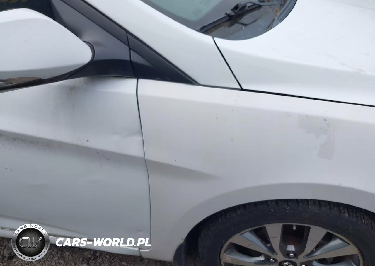 2015 Hyundai Accent Sport VIN:KMHCU5AE4FU203818 - 15