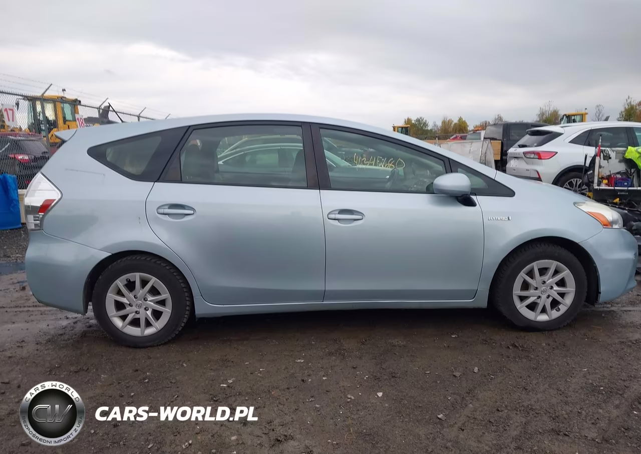 2012 Toyota Prius V Three VIN:JTDZN3EU2C3038323 - 13