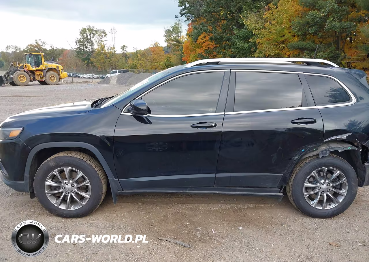 2019 Jeep Cherokee Latitude Plus 4X4 VIN:1C4PJMLB3KD404986 - 15