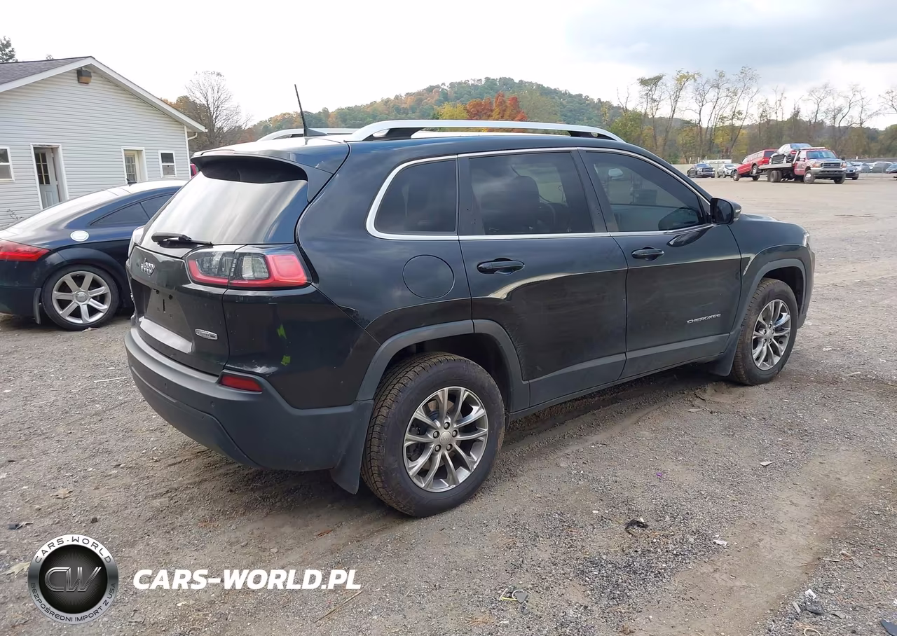 2019 Jeep Cherokee Latitude Plus 4X4 VIN:1C4PJMLB3KD404986 - 4