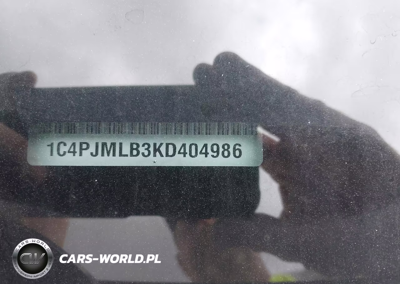 2019 Jeep Cherokee Latitude Plus 4X4 VIN:1C4PJMLB3KD404986 - 9