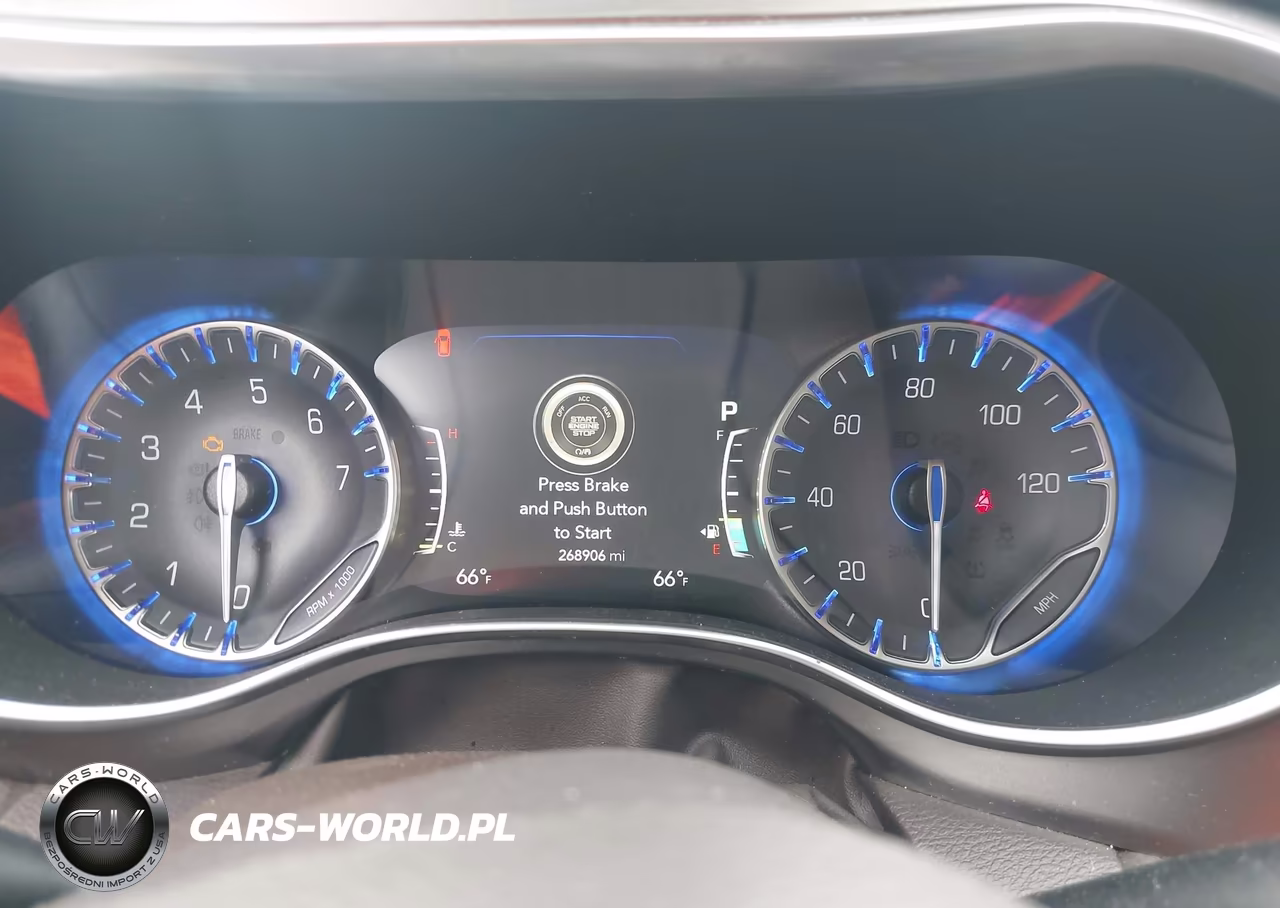 2018 Chrysler Pacifica Touring L Plus VIN:2C4RC1EG4JR227869 - 7