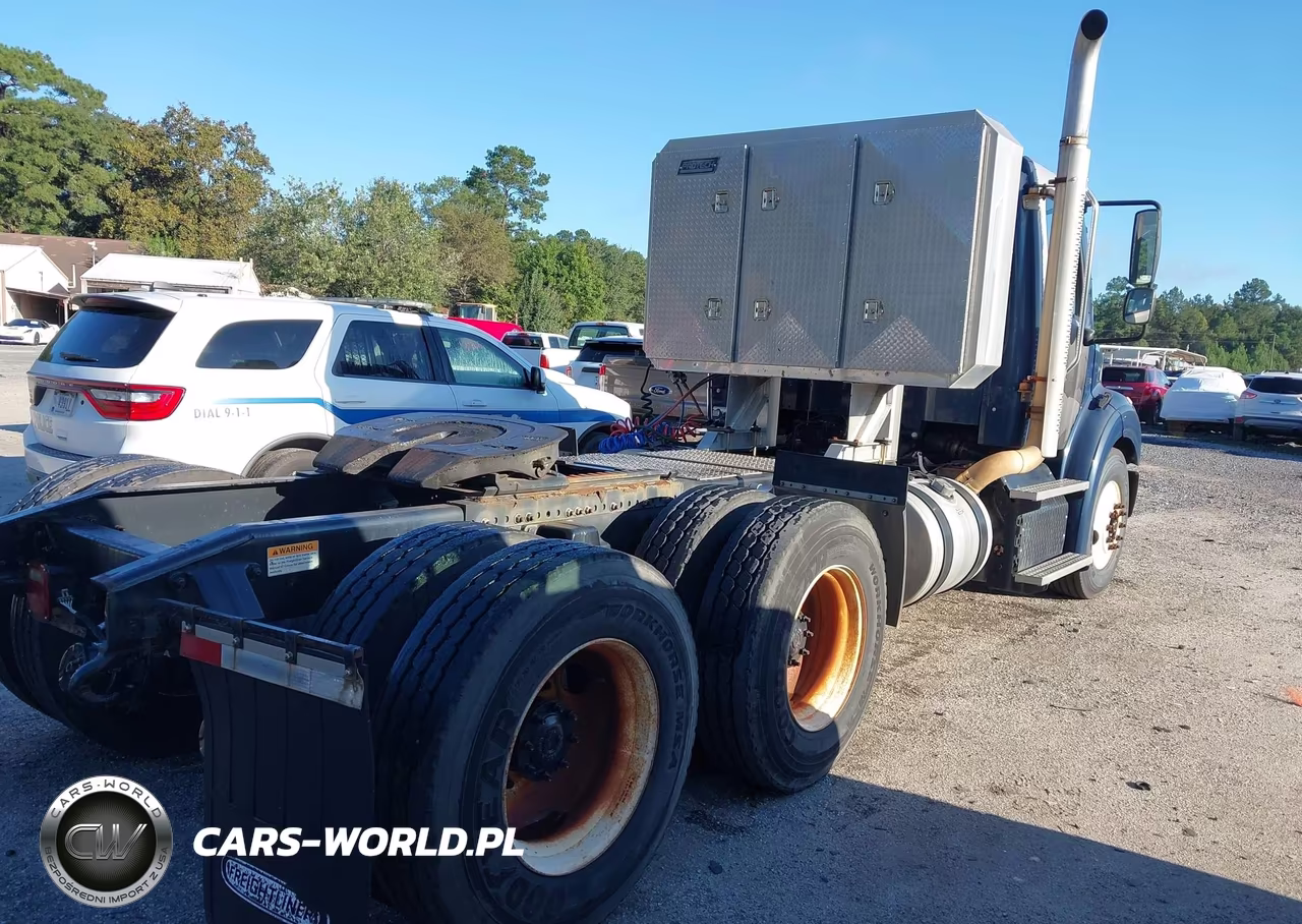 2012 Freightliner M2 112 Medium Duty VIN:1FUJC5DV6CHBH5817 - 4