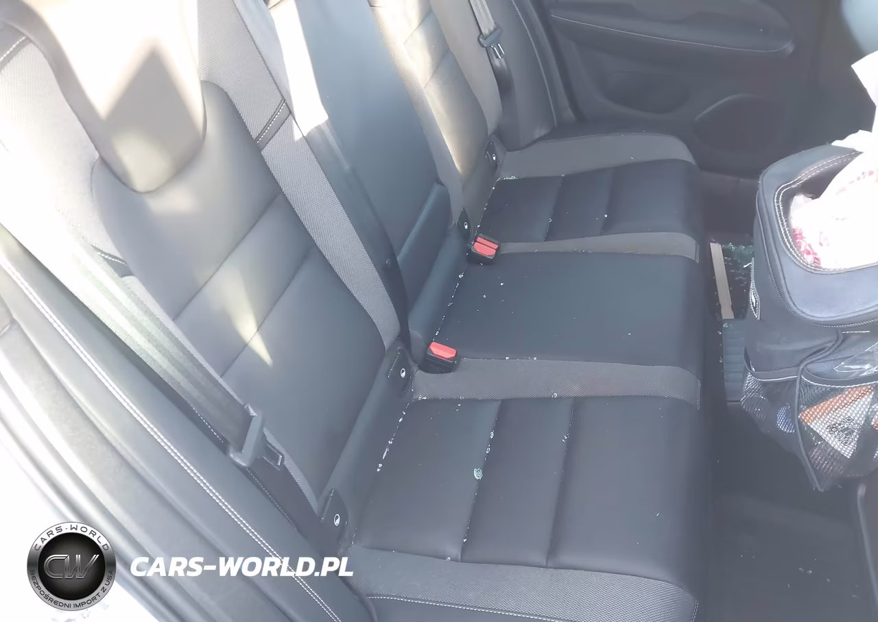2024 Volvo S60 Recharge Plug-In Hybrid T8 Ultimate Black Edition VIN:7JRH60FJ8RG304149 - 8