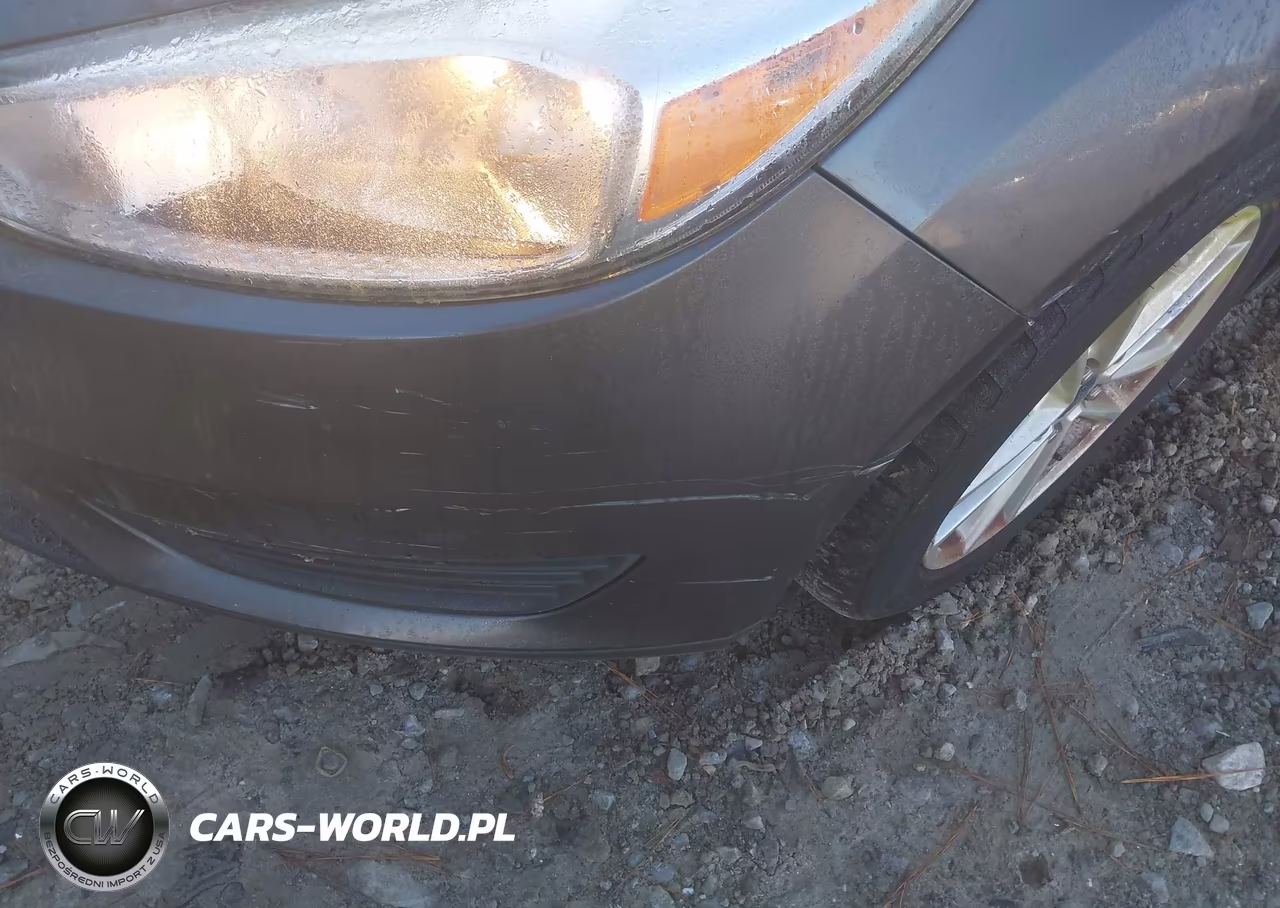2015 Ford Focus Se VIN:1FADP3F28FL381553 - 6