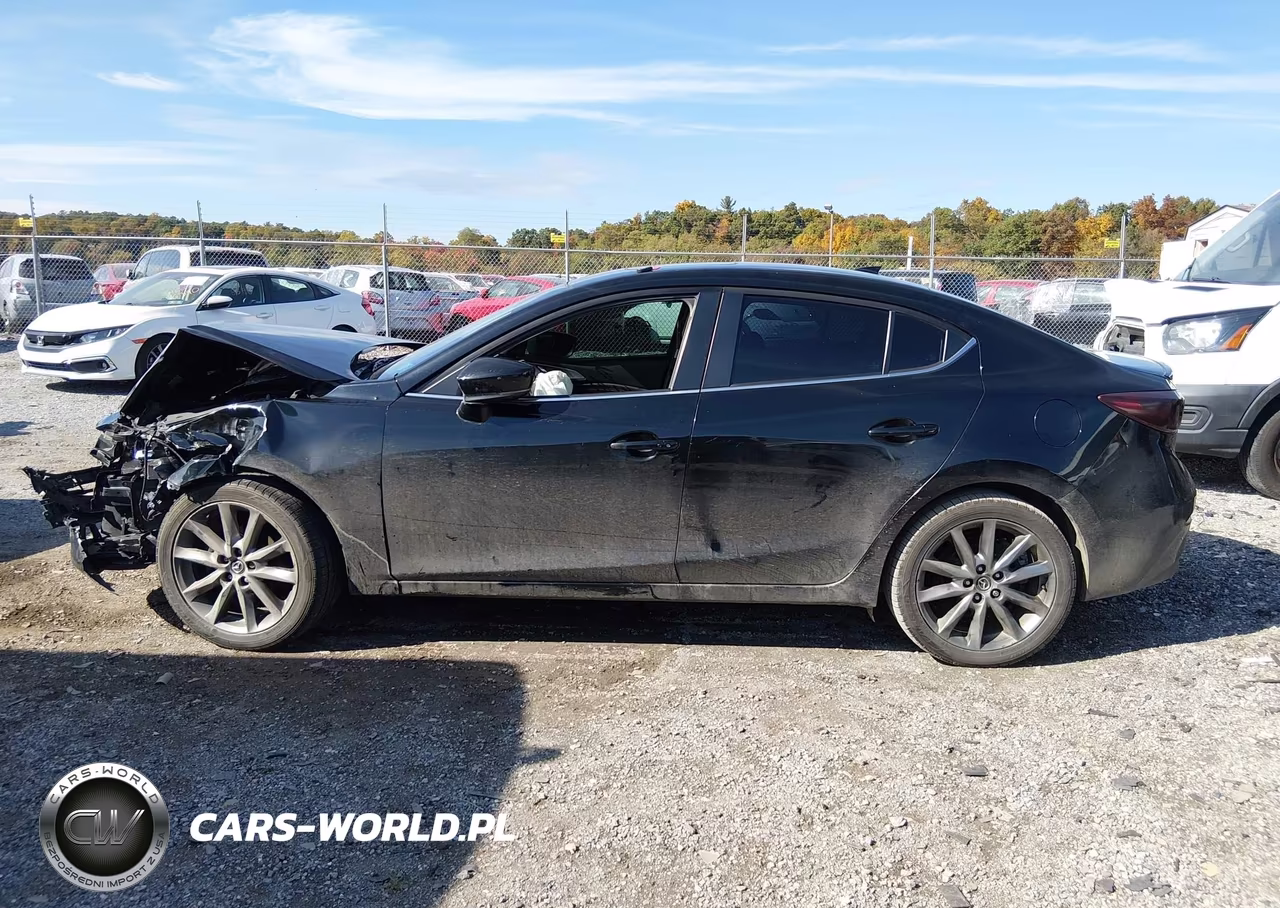 2018 Mazda Mazda3 Touring VIN:3MZBN1V3XJM231857 - 14