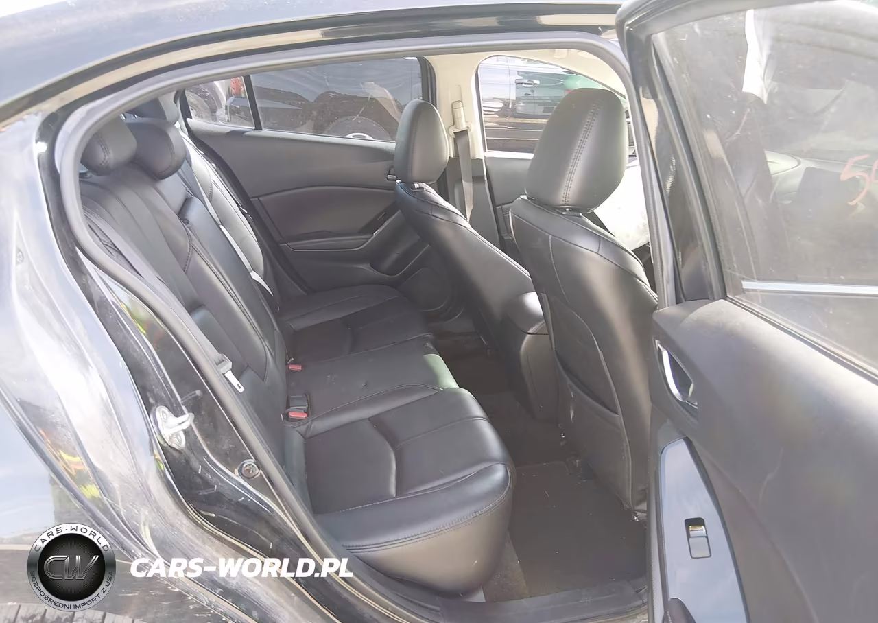 2018 Mazda Mazda3 Touring VIN:3MZBN1V3XJM231857 - 8