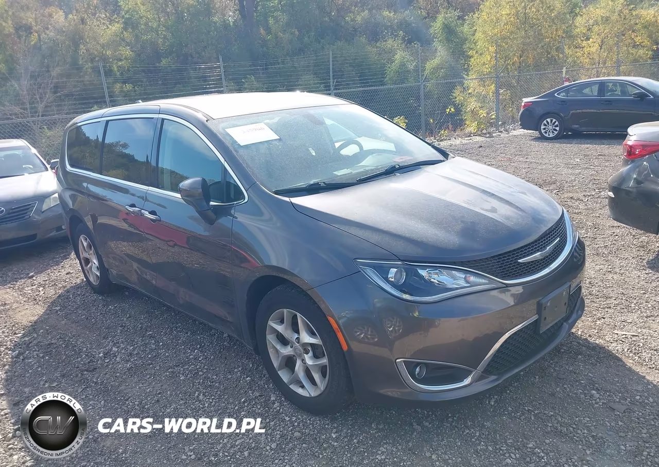 2017 Chrysler Pacifica Touring Plus VIN:2C4RC1BG7HR788405 - 1