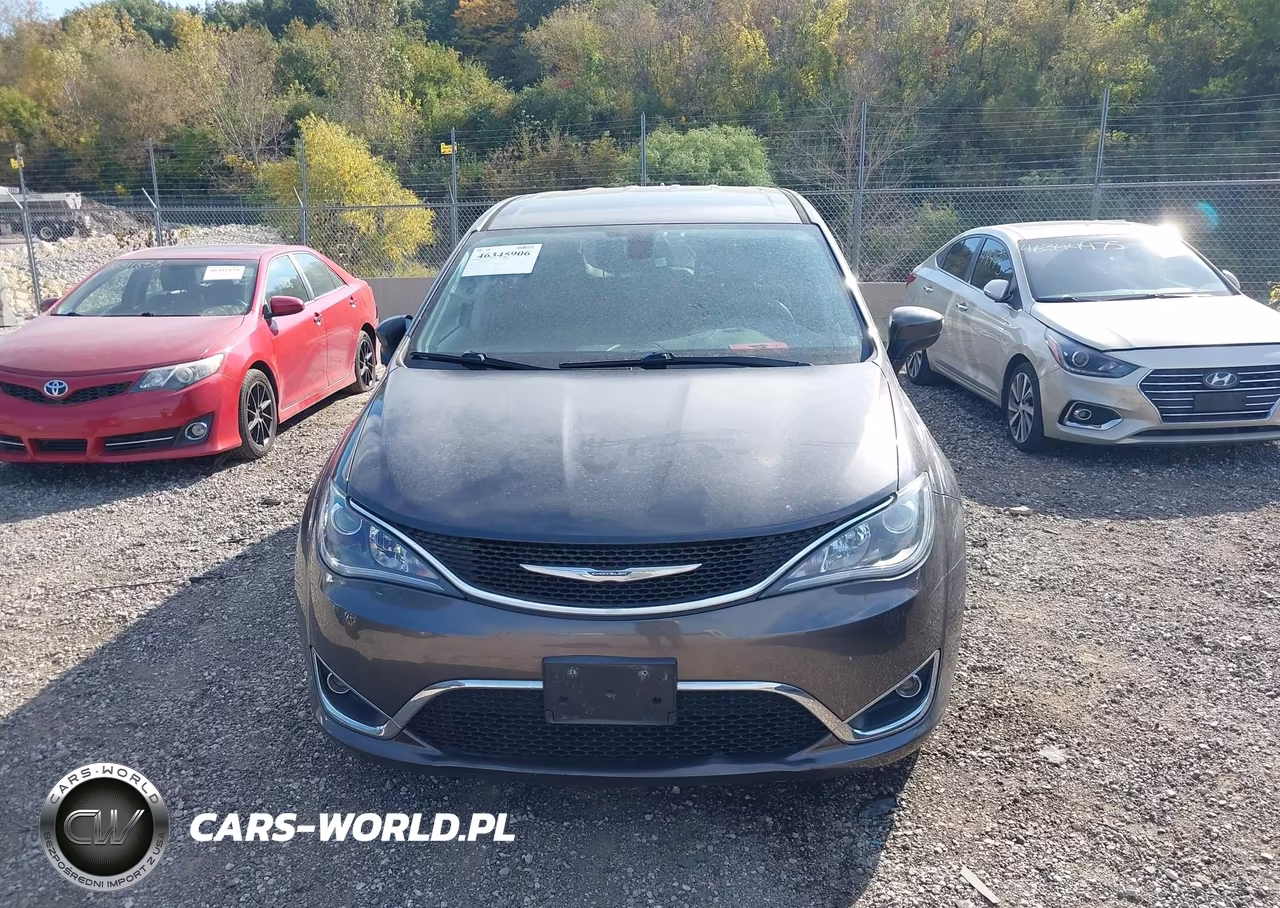 2017 Chrysler Pacifica Touring Plus VIN:2C4RC1BG7HR788405 - 12