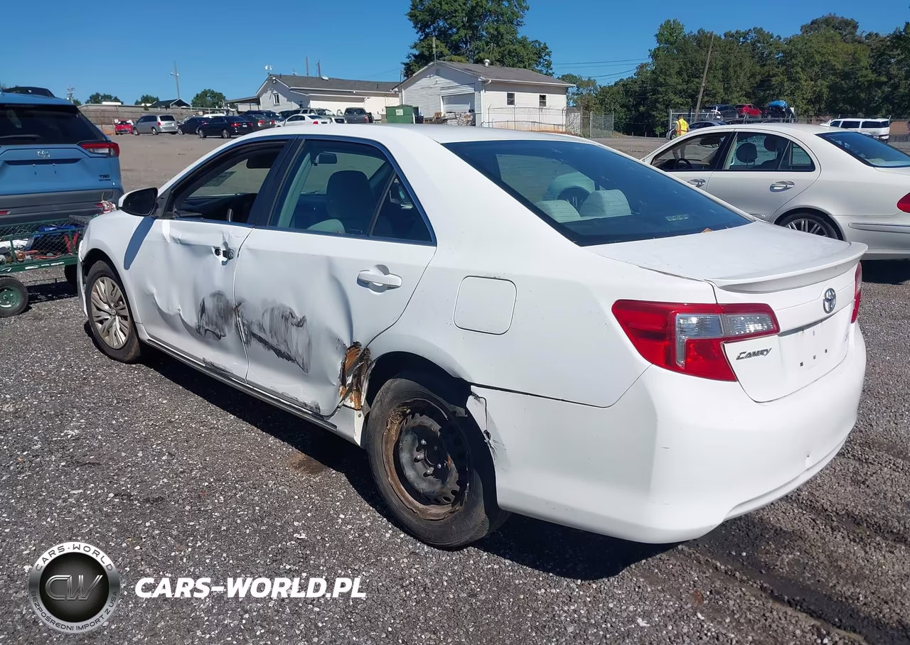 2012 Toyota Camry Le VIN:4T4BF1FK7CR204623 - 3