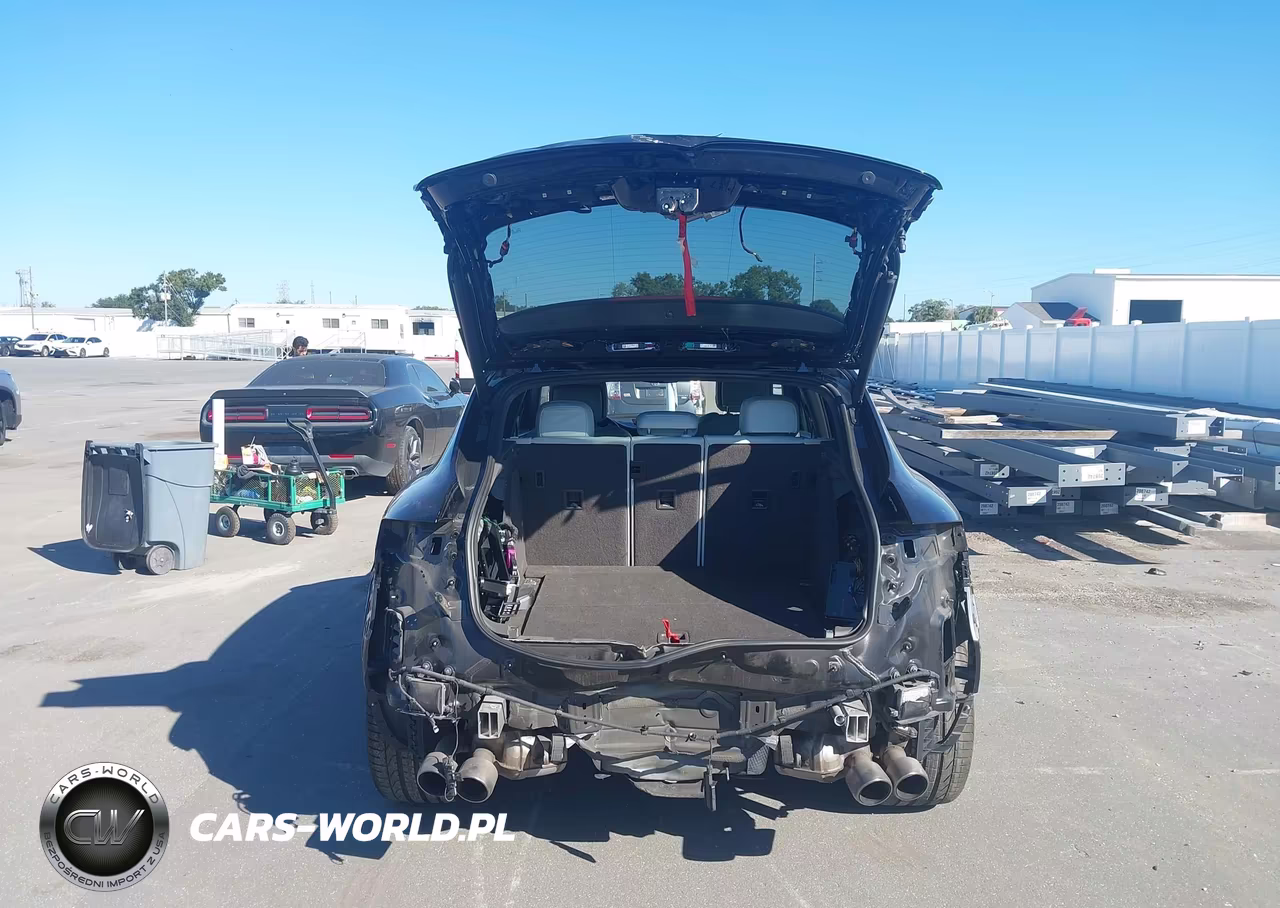 2020 Porsche Macan S VIN:WP1AB2A50LLB34920 - 17