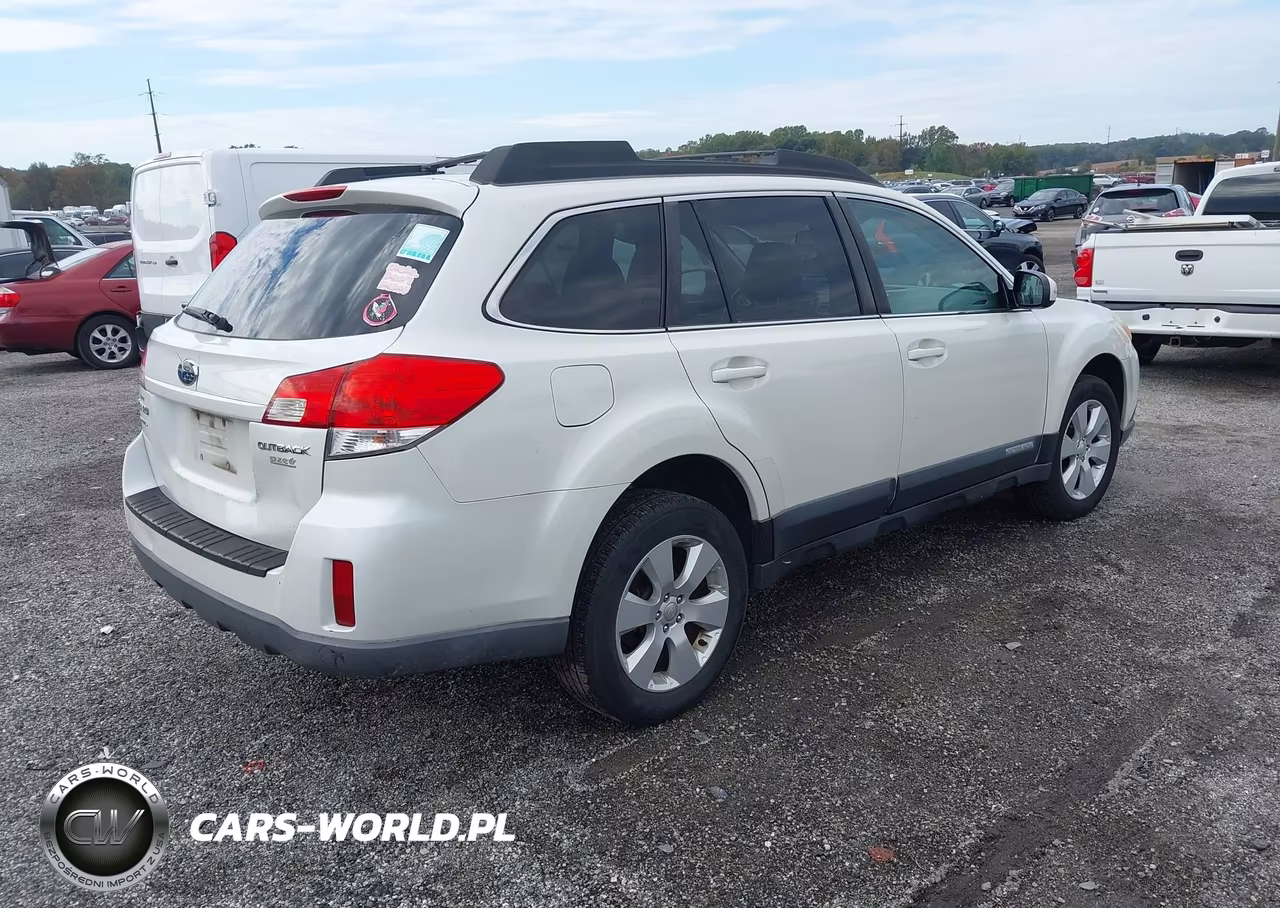 2010 Subaru Outback 2.5I Premium VIN:4S4BRBCC1A3368943 - 4