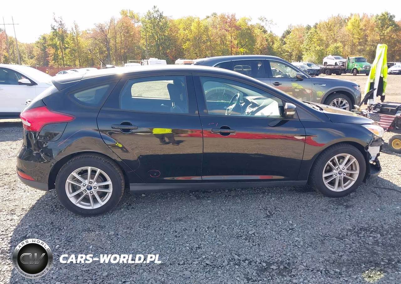 2017 Ford Focus Se VIN:1FADP3K23HL234226 - 13