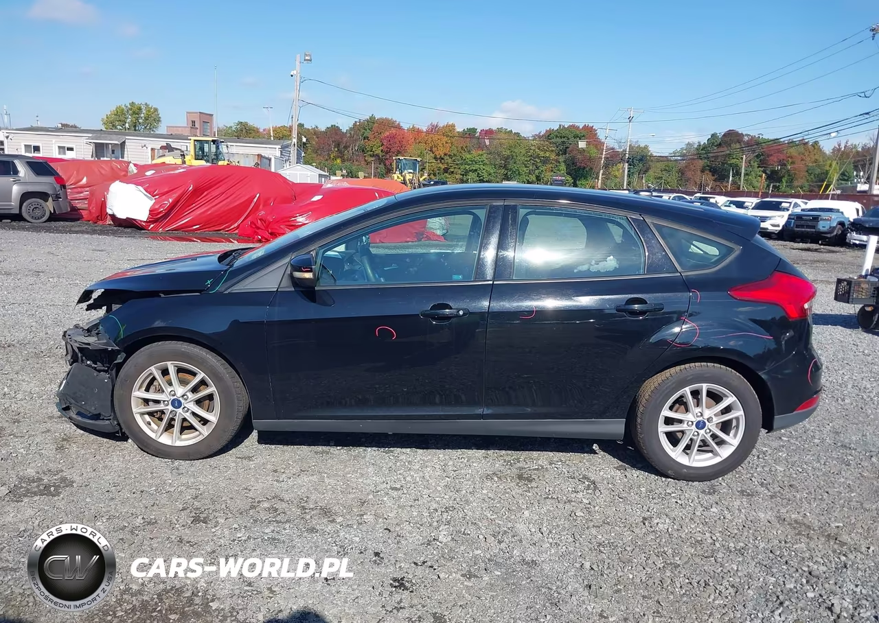 2017 Ford Focus Se VIN:1FADP3K23HL234226 - 14