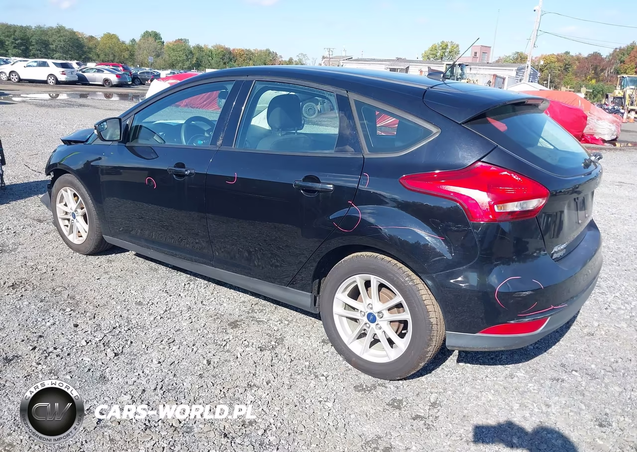 2017 Ford Focus Se VIN:1FADP3K23HL234226 - 3