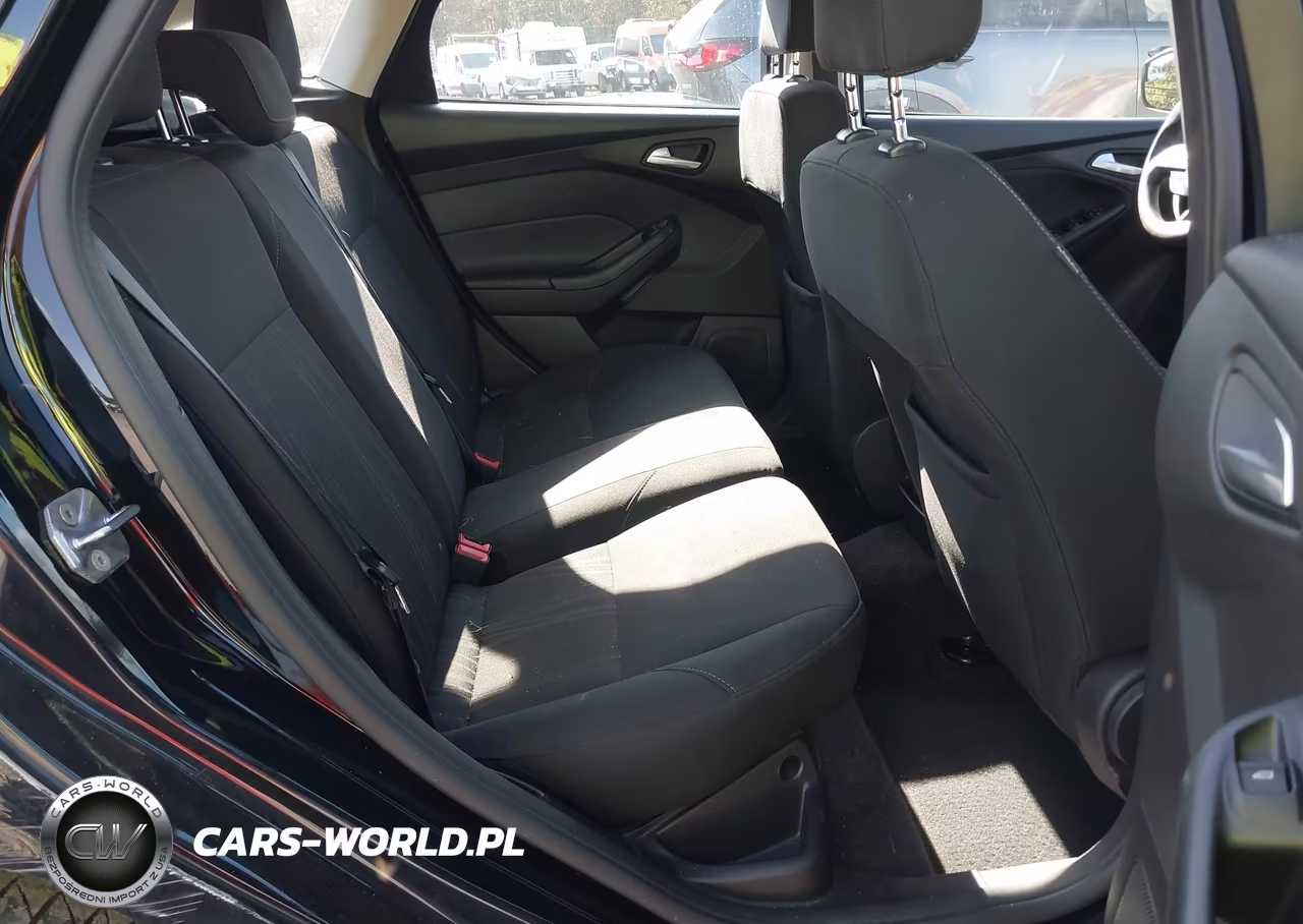 2017 Ford Focus Se VIN:1FADP3K23HL234226 - 8
