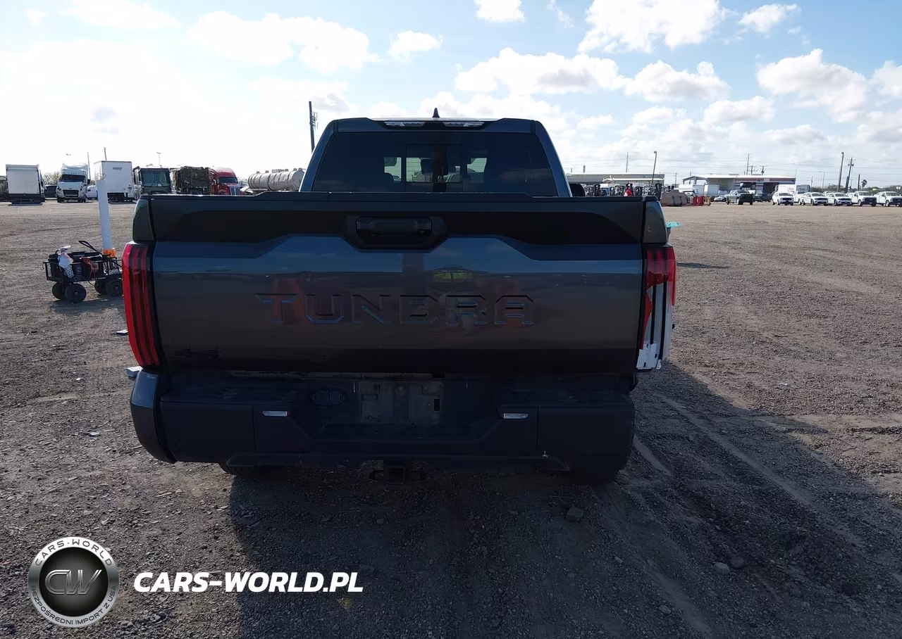 2025 Toyota Tundra Sr VIN:5TFKB5DA4SX281815 - 16