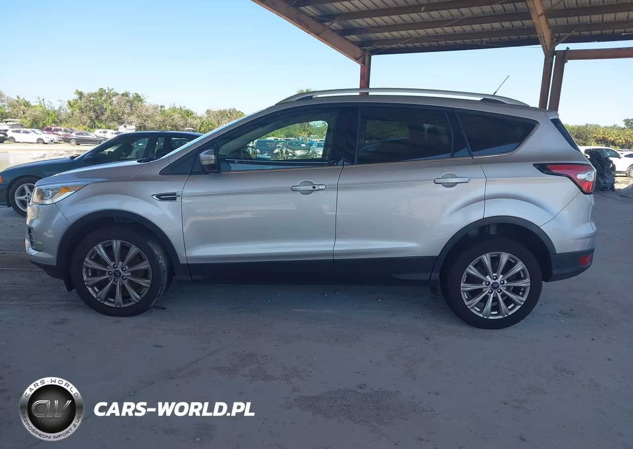 2018 Ford Escape Titanium VIN:1FMCU0J95JUD00654 - 14