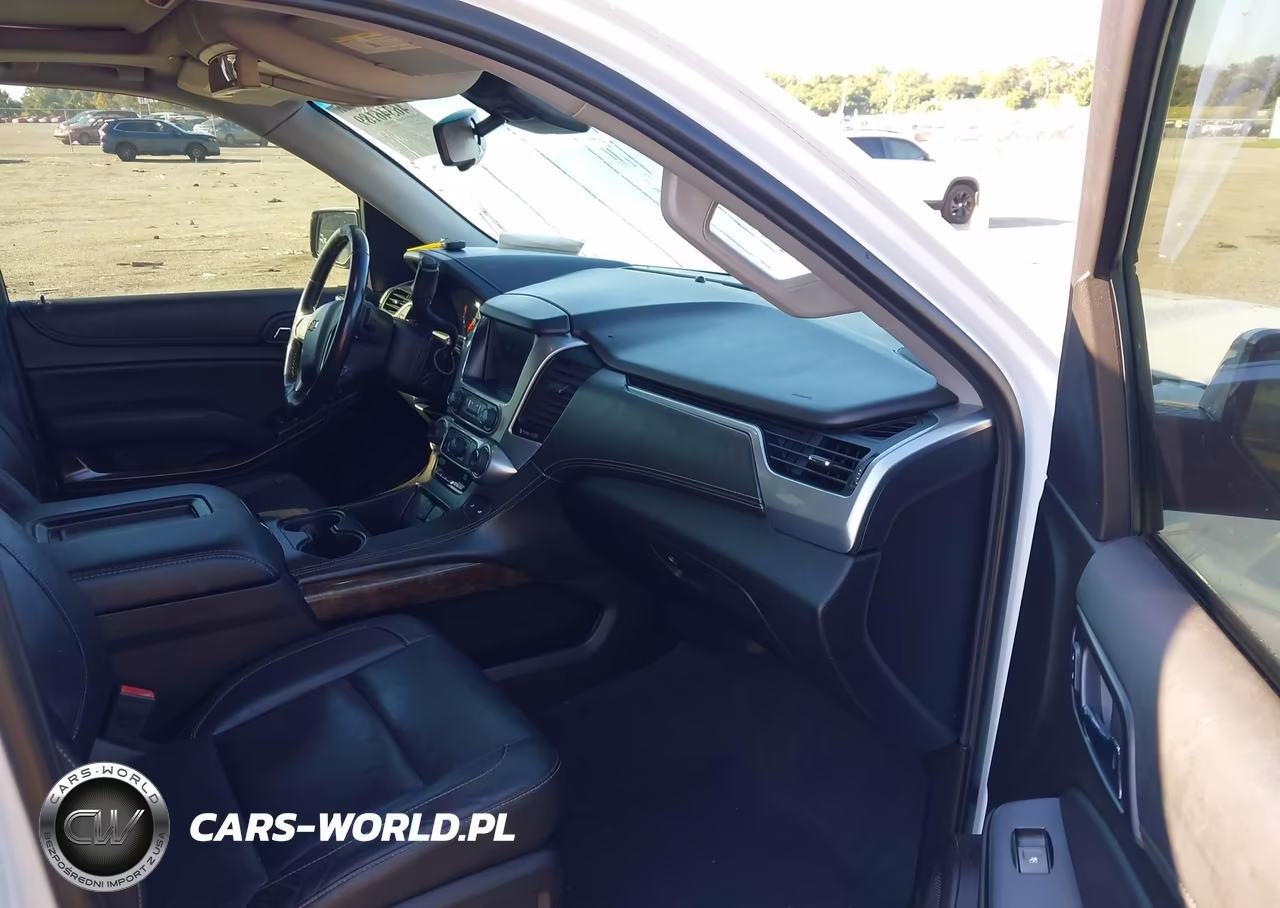2019 Chevrolet Suburban Lt VIN:1GNSCHKC8KR237590 - 5