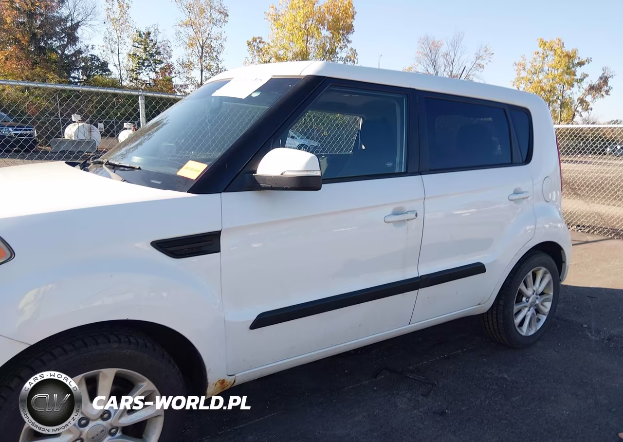2013 Kia Soul + VIN:KNDJT2A65D7555713 - 14