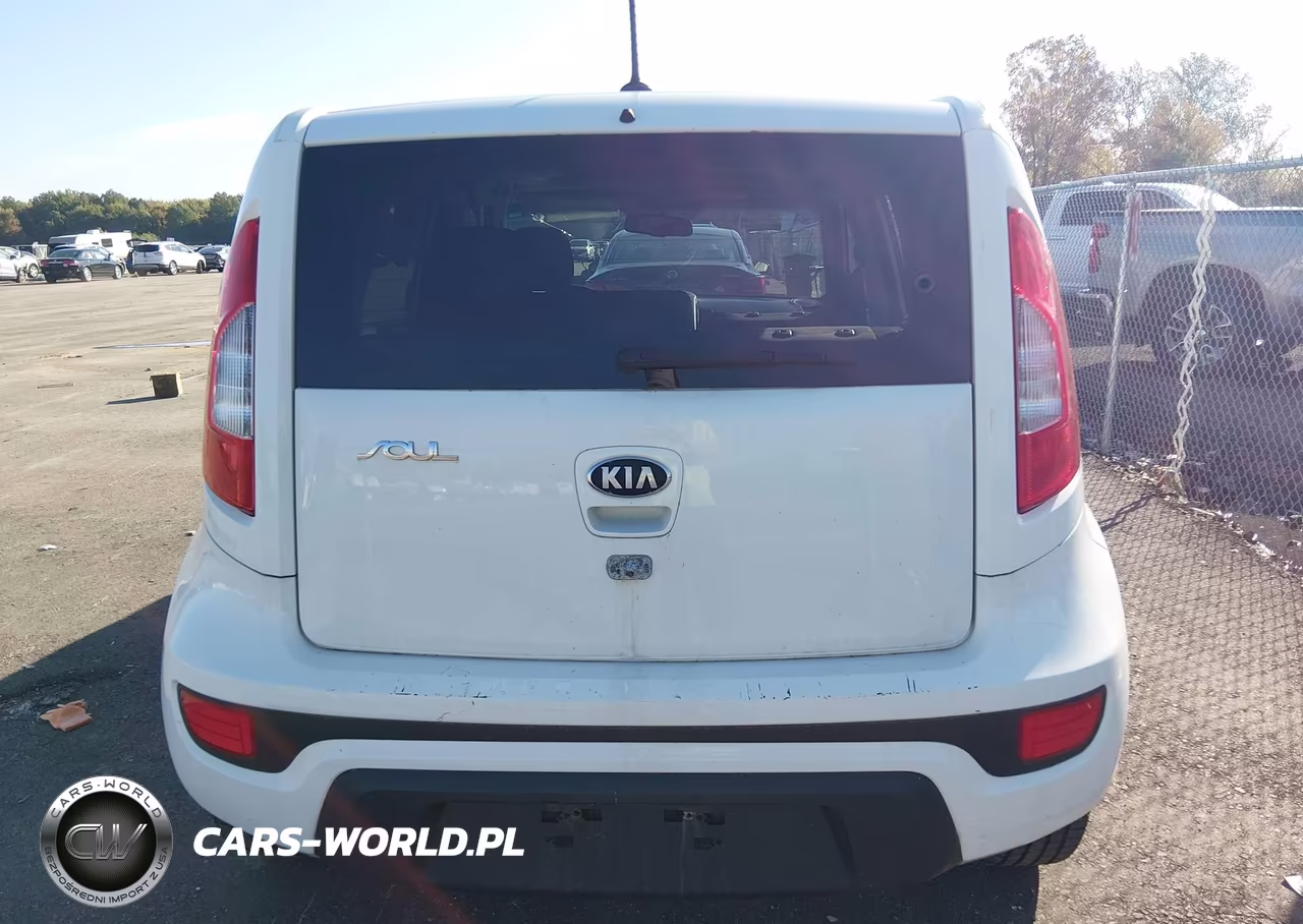 2013 Kia Soul + VIN:KNDJT2A65D7555713 - 16