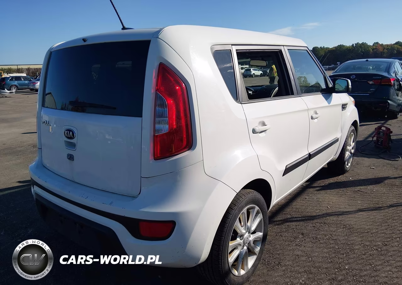2013 Kia Soul + VIN:KNDJT2A65D7555713 - 4