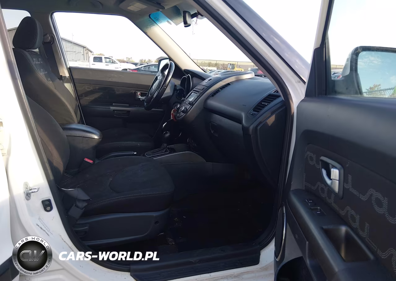 2013 Kia Soul + VIN:KNDJT2A65D7555713 - 5
