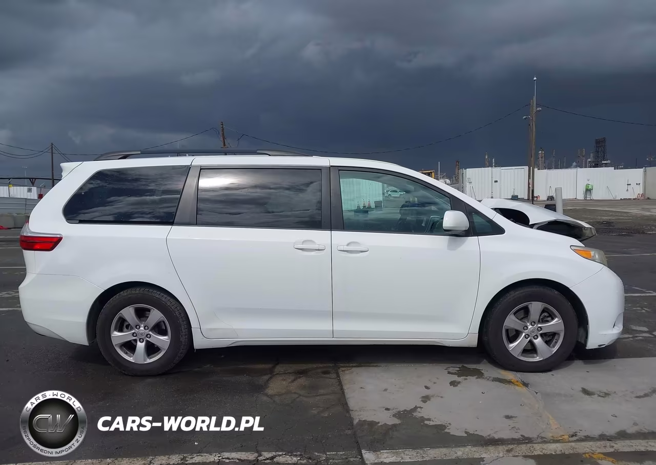 2015 Toyota Sienna Le 8 Passenger VIN:5TDKK3DC5FS654510 - 13