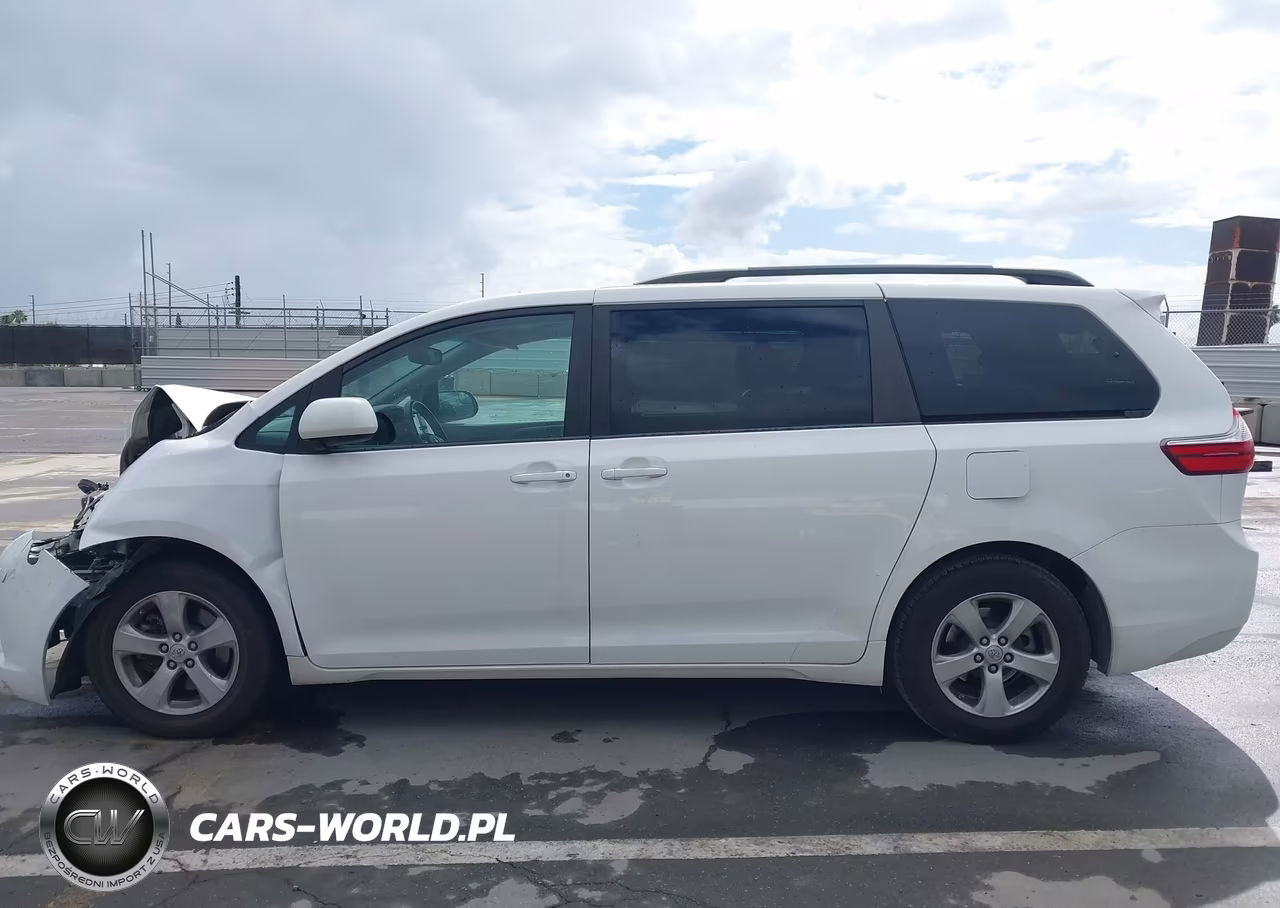 2015 Toyota Sienna Le 8 Passenger VIN:5TDKK3DC5FS654510 - 14