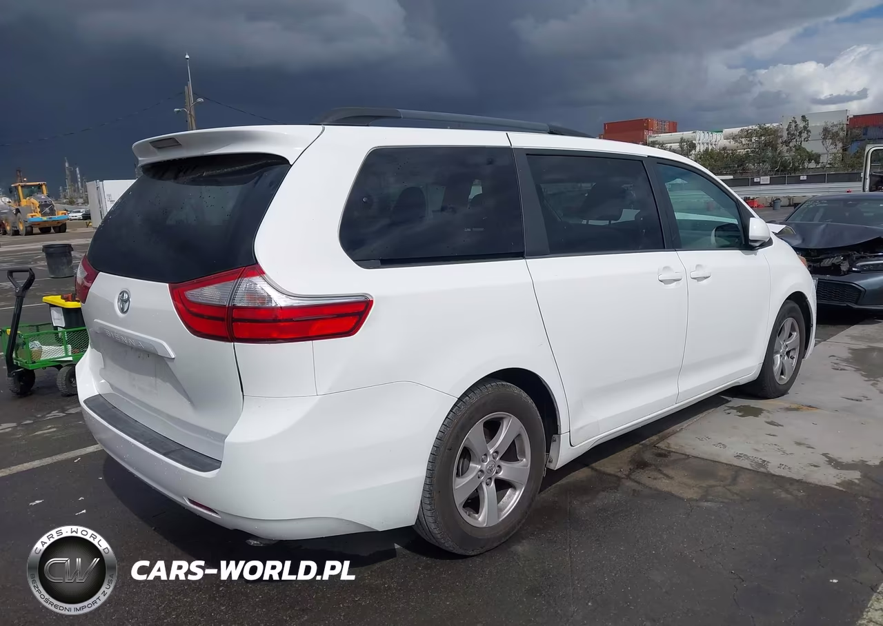 2015 Toyota Sienna Le 8 Passenger VIN:5TDKK3DC5FS654510 - 4
