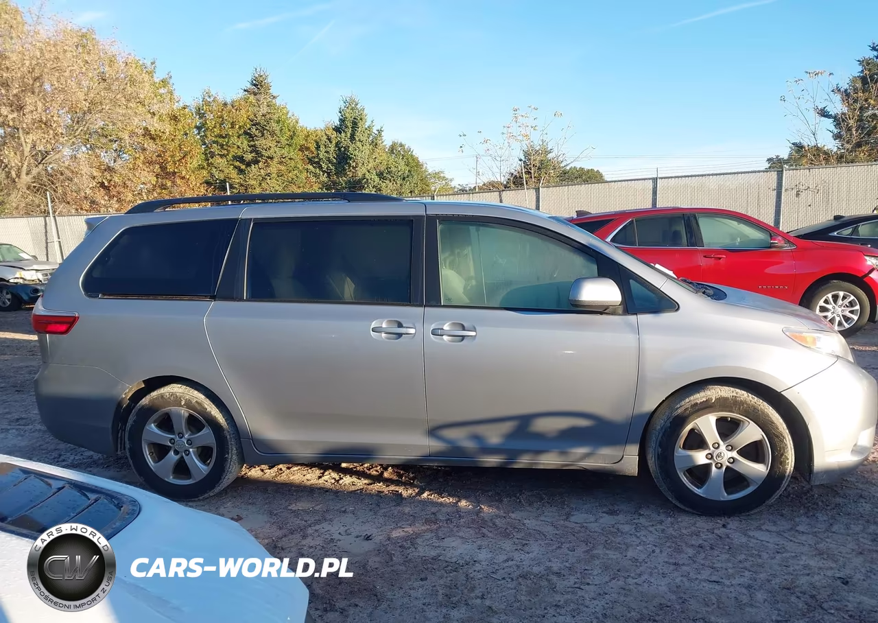 2017 Toyota Sienna Le 8 Passenger VIN:5TDKZ3DC9HS796700 - 13