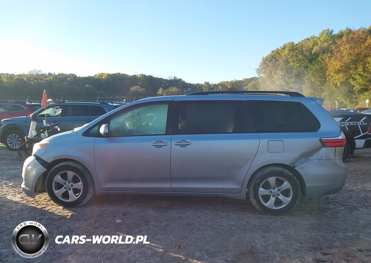 2017 Toyota Sienna Le 8 Passenger VIN:5TDKZ3DC9HS796700 - 14