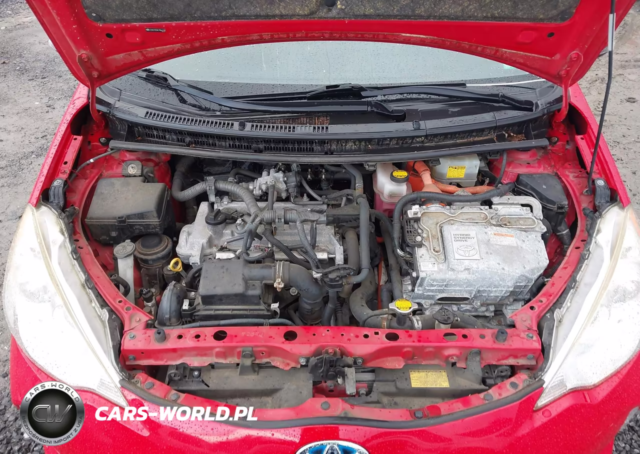 2014 Toyota Prius C Two VIN:JTDKDTB3XE1566738 - 10