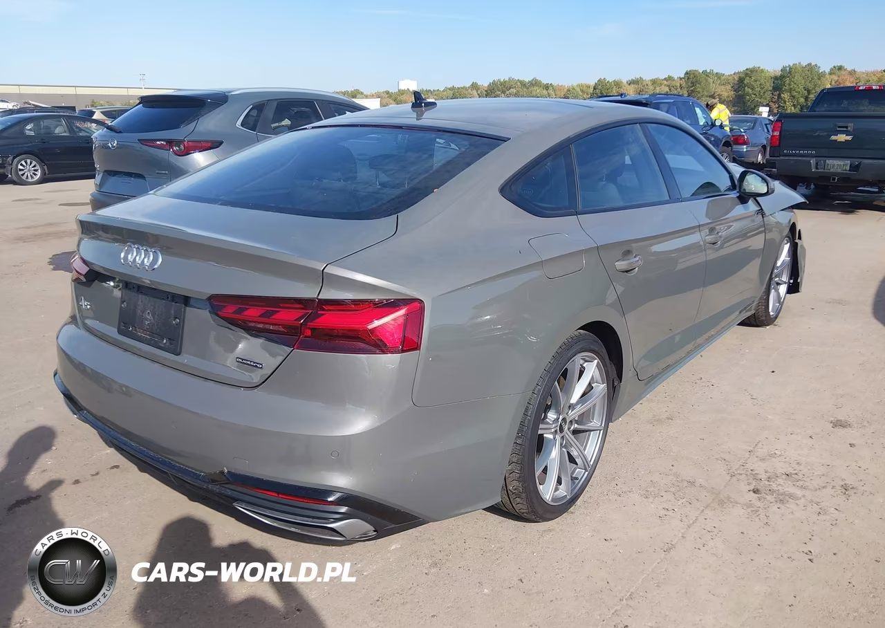 2025 Audi A5 Sportback Premium 45 Tfsi S Line Quattro S Tronic VIN:WAUDACF54SA013184 - 4