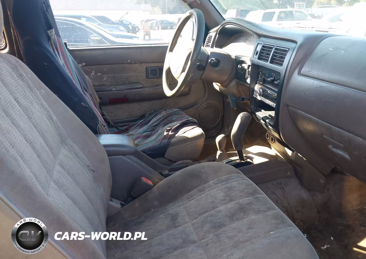 1998 Toyota Tacoma Base V6 VIN:4TAWN72N0WZ135797 - 5