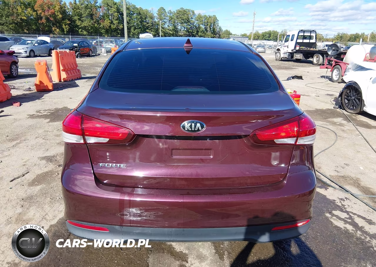 2018 Kia Forte Lx VIN:3KPFL4A75JE244210 - 17