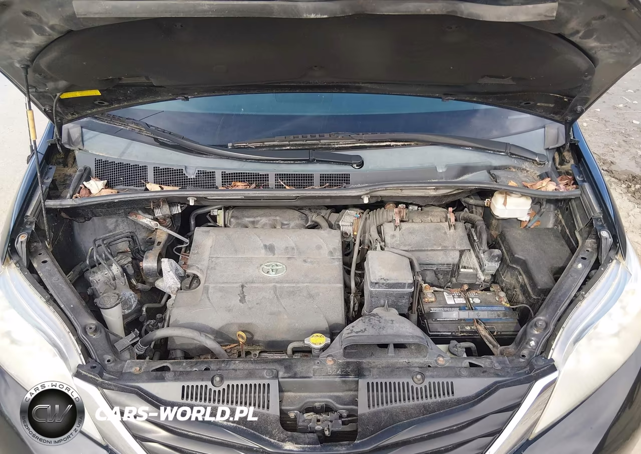 2012 Toyota Sienna VIN:5TDKK3DC8CS200988 - 10