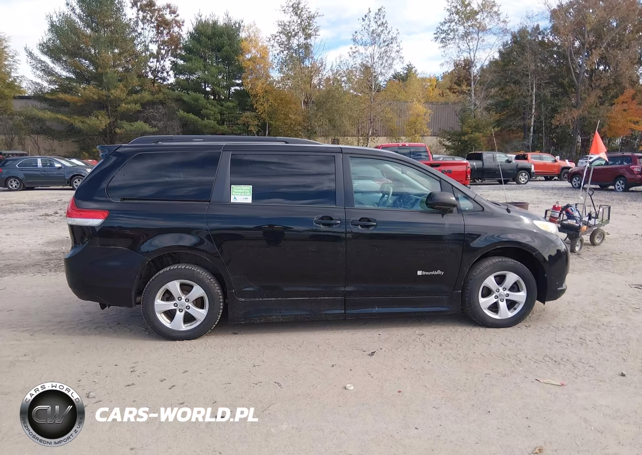 2012 Toyota Sienna VIN:5TDKK3DC8CS200988 - 13