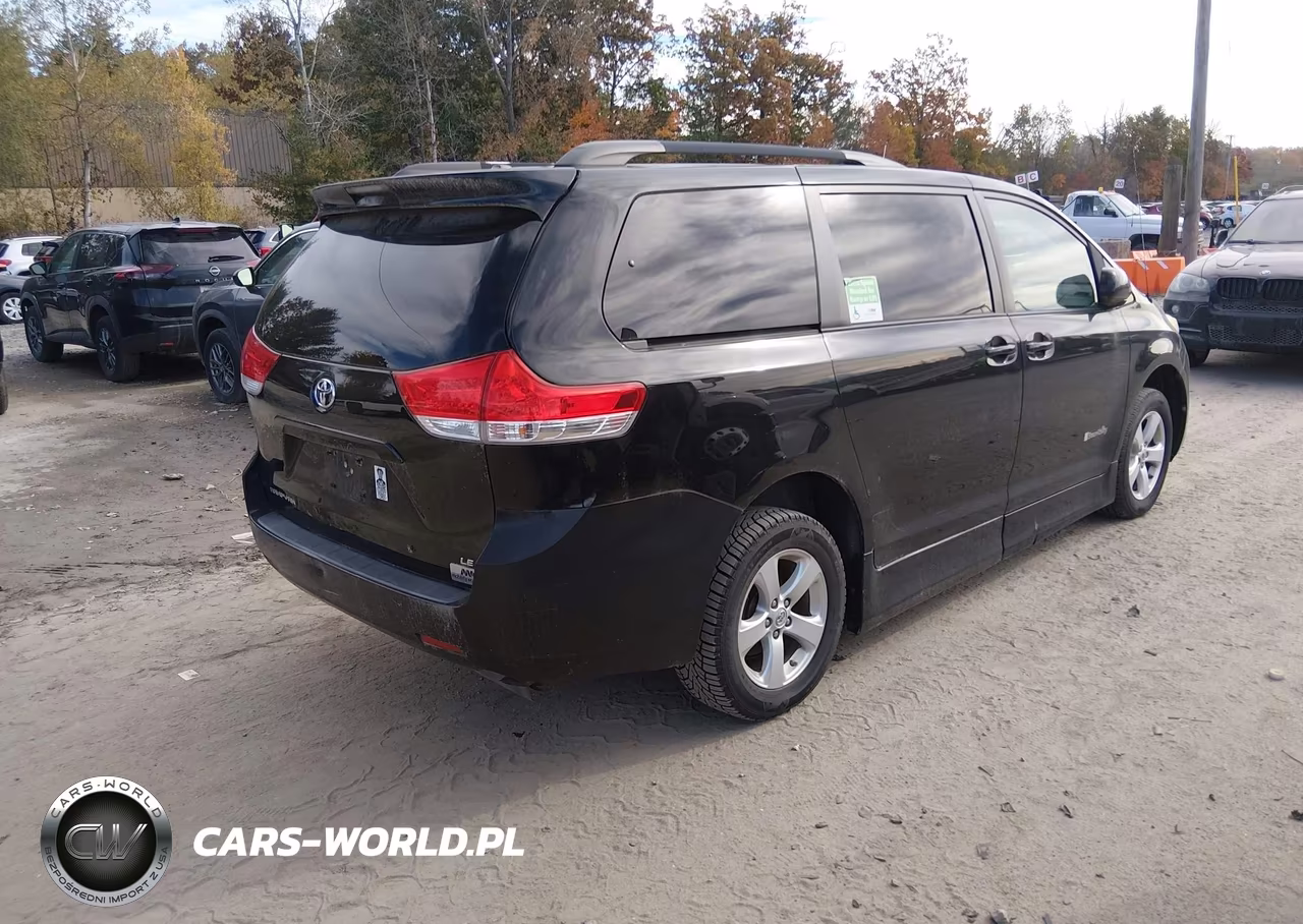 2012 Toyota Sienna VIN:5TDKK3DC8CS200988 - 4